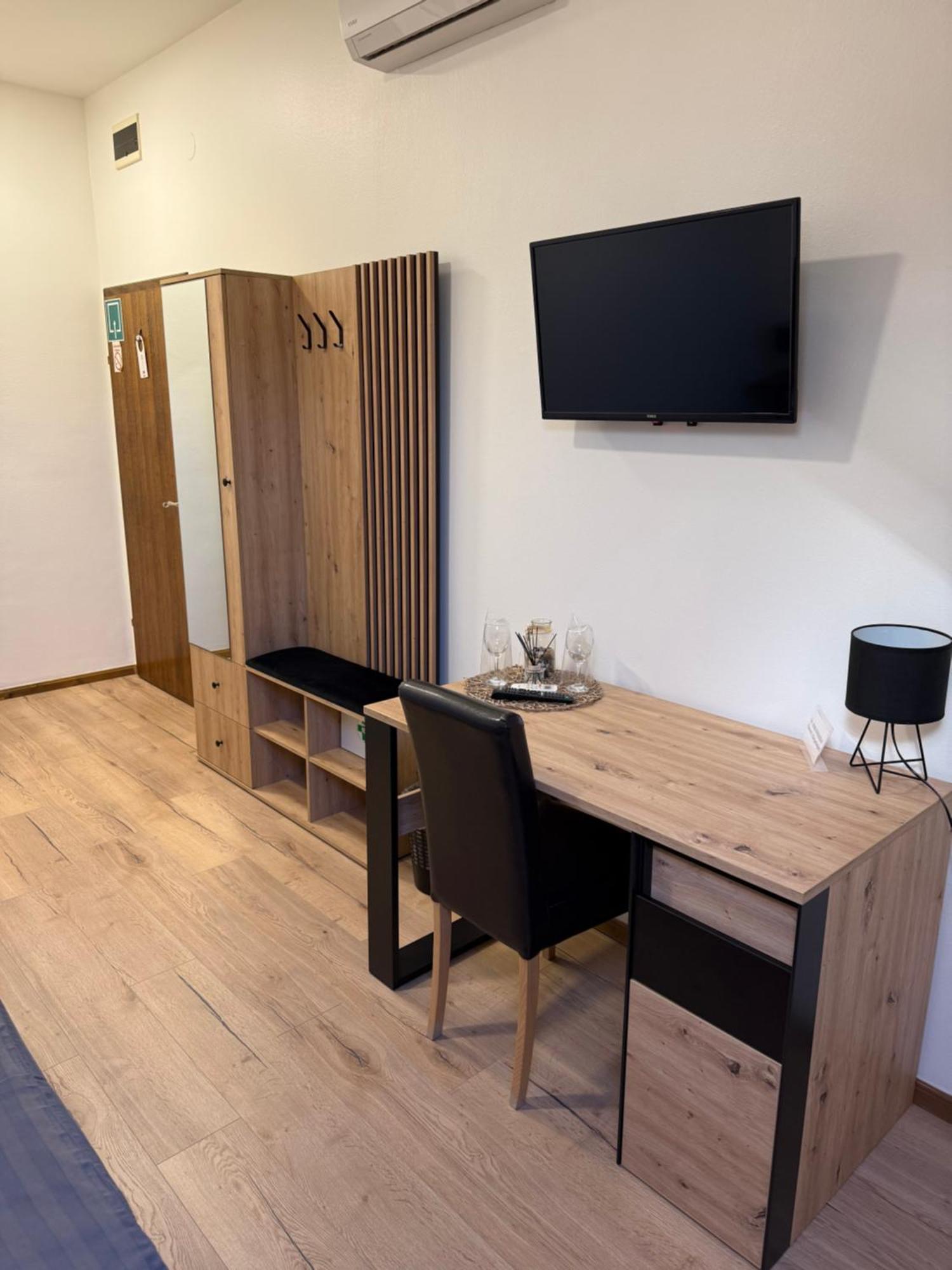 Rooms Lisnic Eszék Kültér fotó