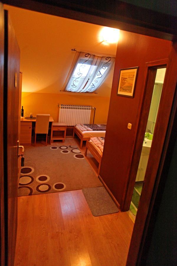 Rooms Lisnic Eszék Kültér fotó